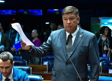 Carlos Viana, candidato ao Senado Federal em 2026, em sess&atilde;o parlamentar -  (crédito: Waldemir Barreto/Ag&ecirc;ncia Senado)