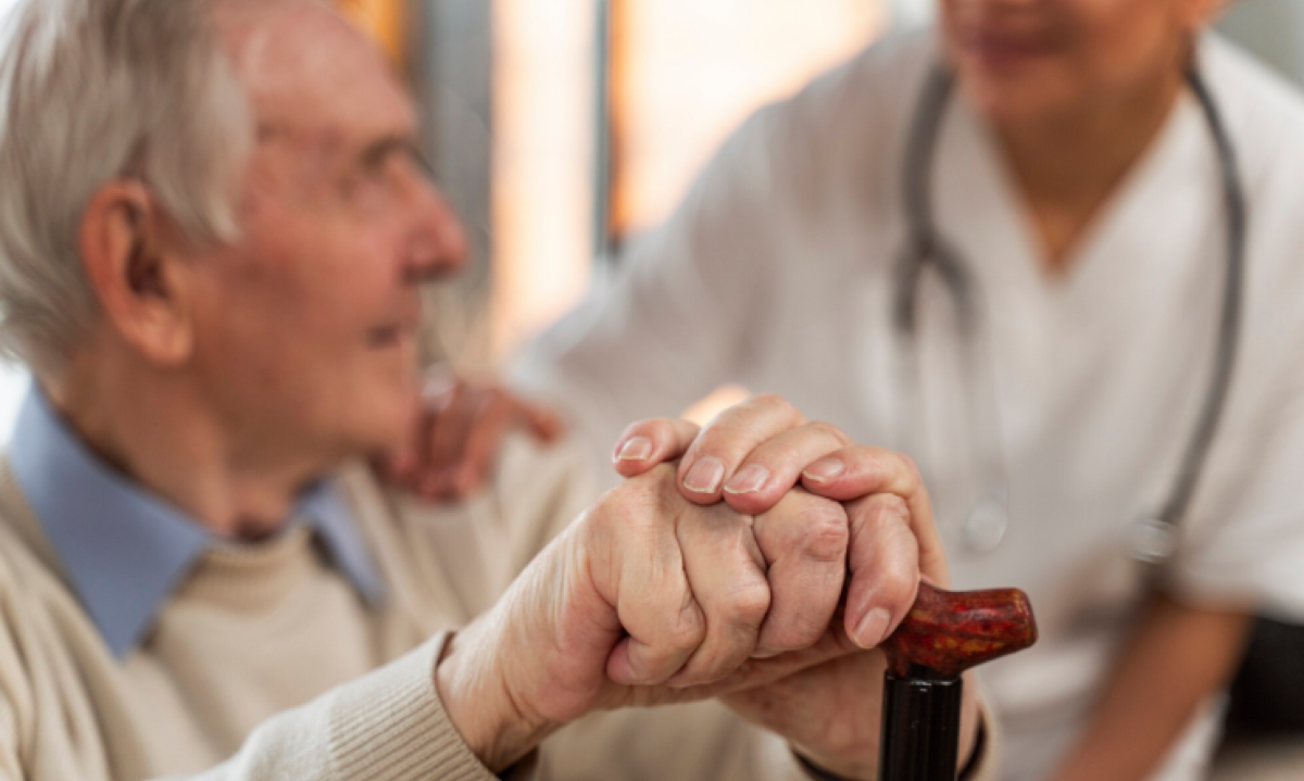 Envelhecimento amplia demanda por geriatria no SUS - (crédito: DINO)