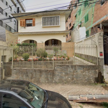Mulher é encontrada morta dentro de casa no São Pedro, em BH - Google Street View/Reprodução