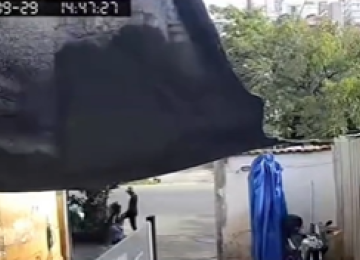 Homem leva tiro acidental na perna, cai de moto e morre no Sagrada Família -  (crédito: Redes Sociais/Reprodução)