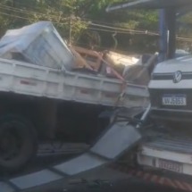 BH: acidente com três veículos trava o Anel Rodoviário e gera fila de 7 km - Redes Sociais/Reprodução