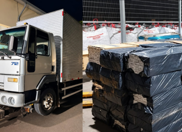Caminhão ‘recheado’ com 105 mil maços de cigarros é barrado na BR-262 -  (crédito: PRF/Reprodução)