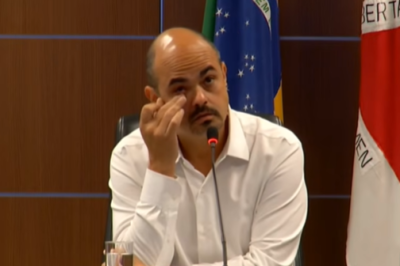 Simões chora em reunião de transição, elogia servidores e é aplaudido de pé -  (crédito: Reprodução/Youtube Mateus Simões)