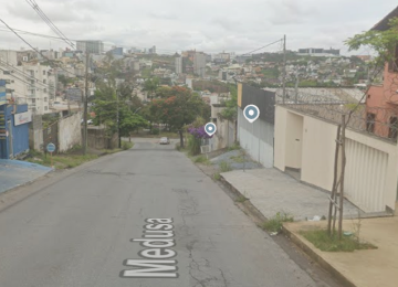 Oficial tentava impedir fuga de carro e acabou sendo atropelado na capital mineira -  (crédito: Google Street View/Reprodução)