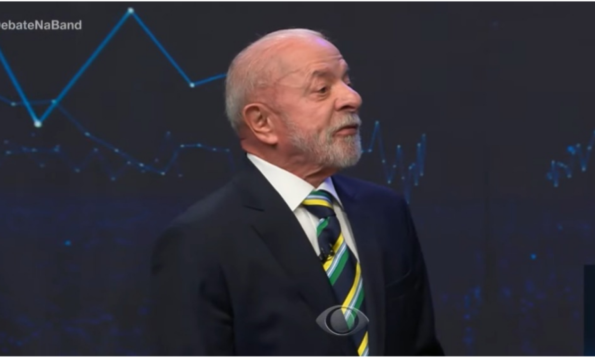 Presidente Lula diz que não protege o filho dele, o Lulinha, como Flávio faz com o pai - (crédito: Bandeirantes/Reprodução)