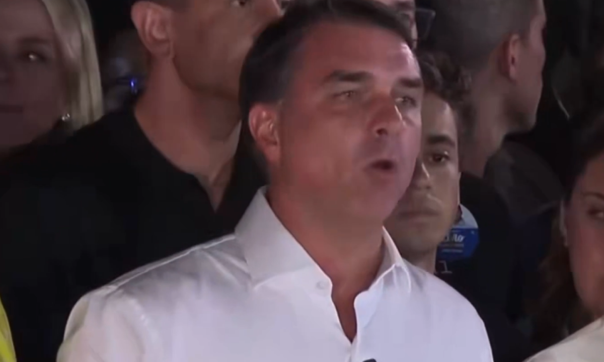 Nas urnas, Lula venceu Flávio Bolsonaro e foi reeleito - (crédito: Reprodução/Globo)