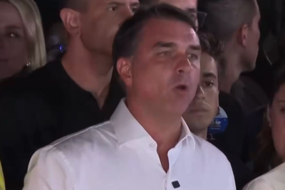 Nas urnas, Lula venceu Flávio Bolsonaro e foi reeleito -  (crédito: Reprodução/Globo)