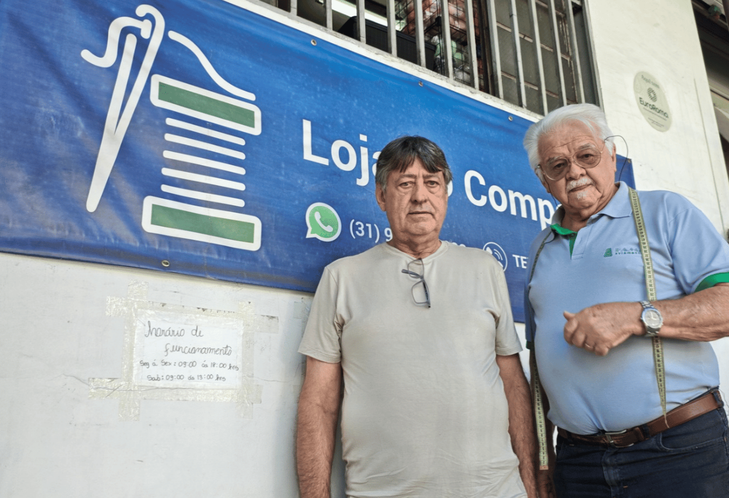 Marcos e Lúcio, amigos que há 30 anos compraram juntos a loja de aviamentos no Barreiro. Marcos e Lúcio, amigos que há 30 anos compraram juntos a loja de aviamentos no Barreiro.