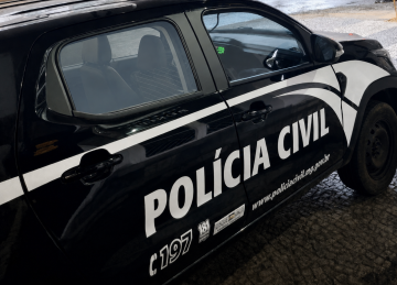 Suspeito de publicar conteúdo xenofóbico contra nordestinos é preso em Espinosa - (crédito: Divulgação/PCMG) Suspeito de publicar conteúdo xenofóbico contra nordestinos é preso em Espinosa - (crédito: Divulgação/PCMG)