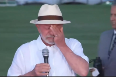 Presidente Lula se emociona e vai às lágrimas ao falar dos vídeos que viu de idosos indo às urnas para votar nele -  (crédito: Reprodução)