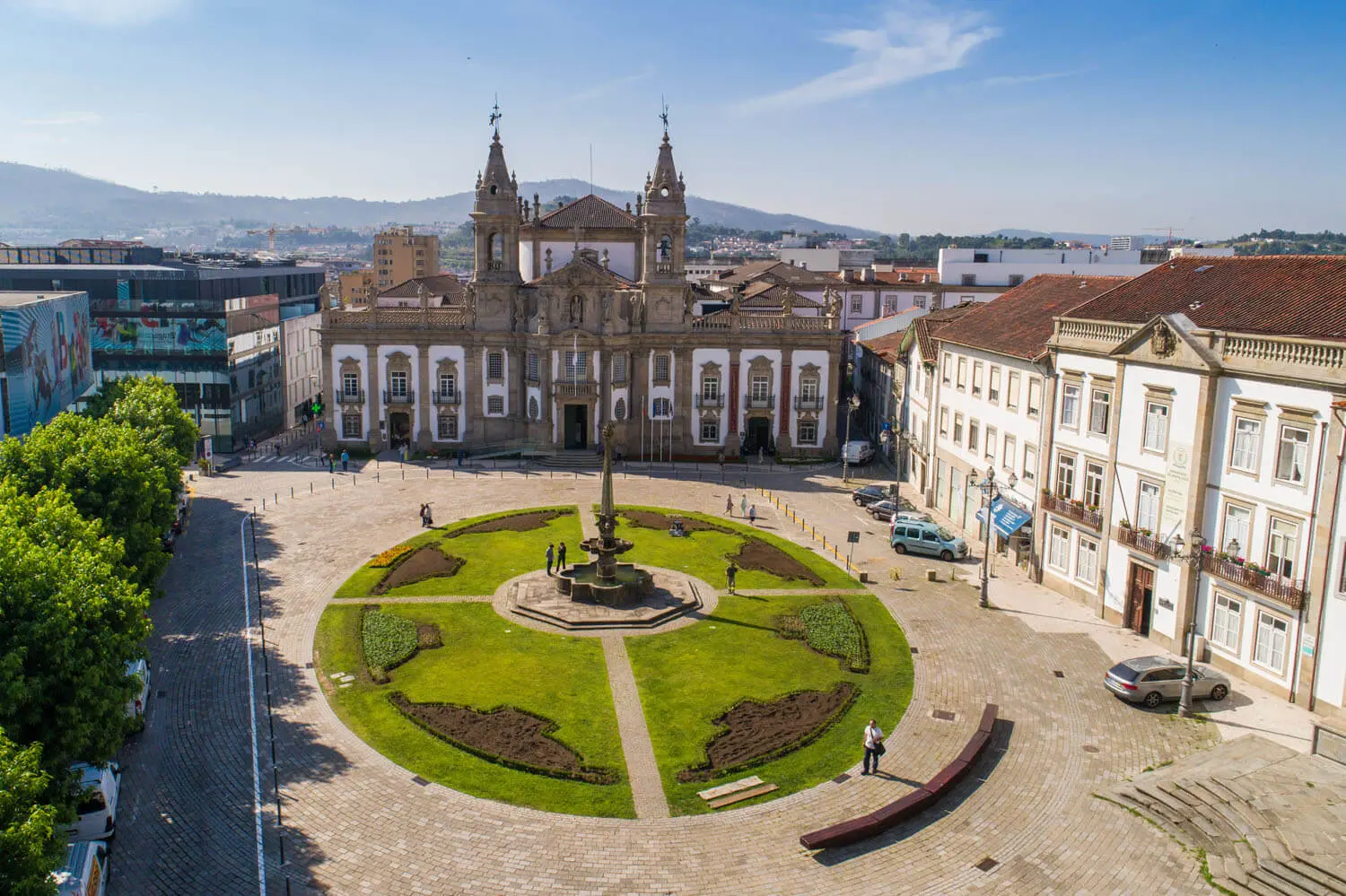 Já pensou em se hospedar no icônico Vila Galé Collection, em Braga, no Norte de Portugal? Os preços baixaram