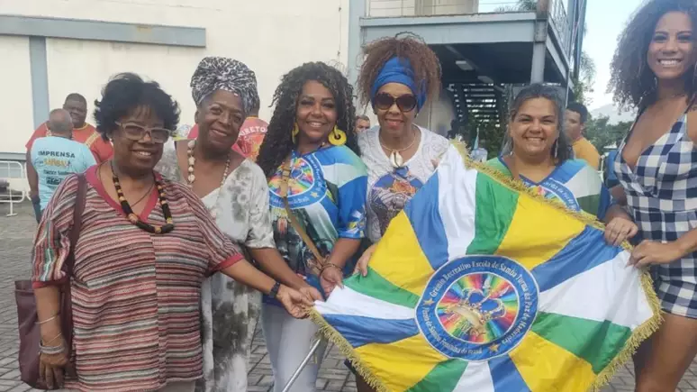  Turma da Paz de Madureira (TPM), do subúrbio do Rio de Janeiro, é a primeira escola de samba feminina do Brasil -  (crédito: Reprodução: Instagram/tpmprimeiraescolasambafeminina)