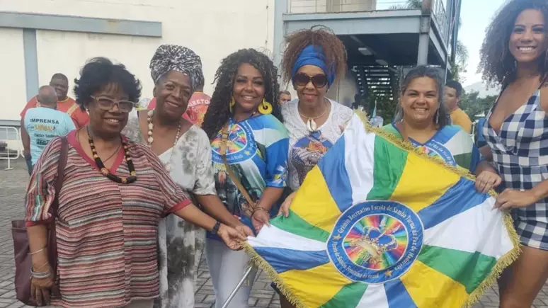 Escola de samba formada só por mulheres estreia no carnaval do Rio - Reprodução: Instagram/tpmprimeiraescolasambafeminina