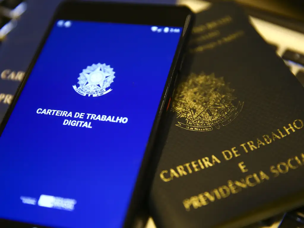 A geração de emprego e renda serve de incentivo para o consumo -  (crédito: Marcelo Camargo/Agência Brasil)