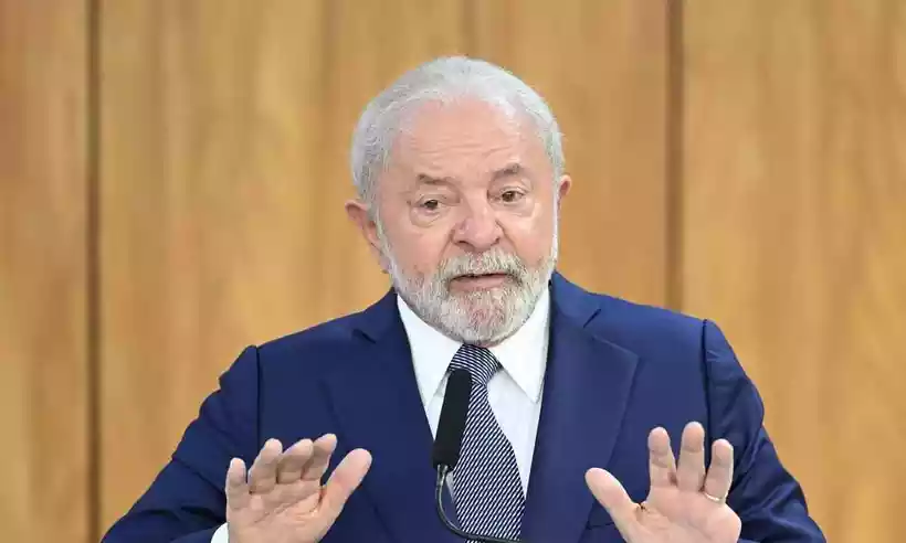 Presidente Lula conversou por cerca de uma hora com jornalistas -  (crédito: EVARISTO SA / AFP)