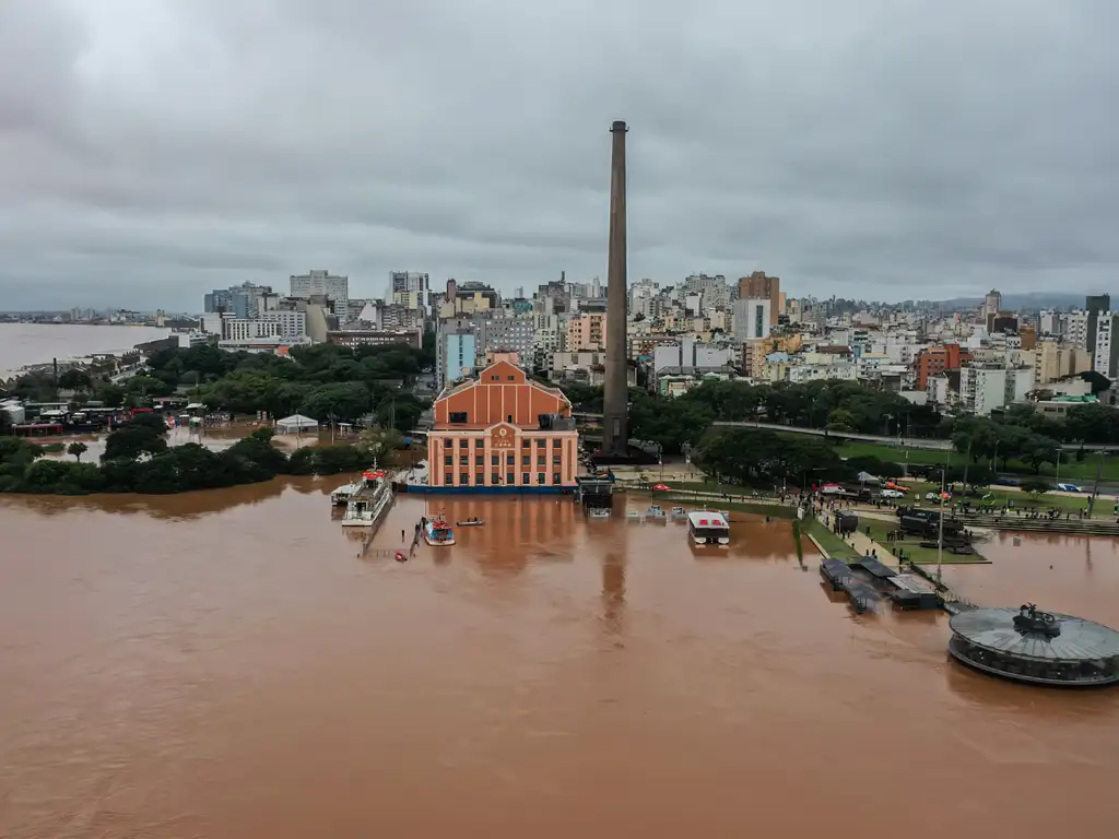 Defesa Civil também informou que há 74 feridos e 67 desaparecidos -  (crédito: Gilvan Rocha/Agência Brasil)