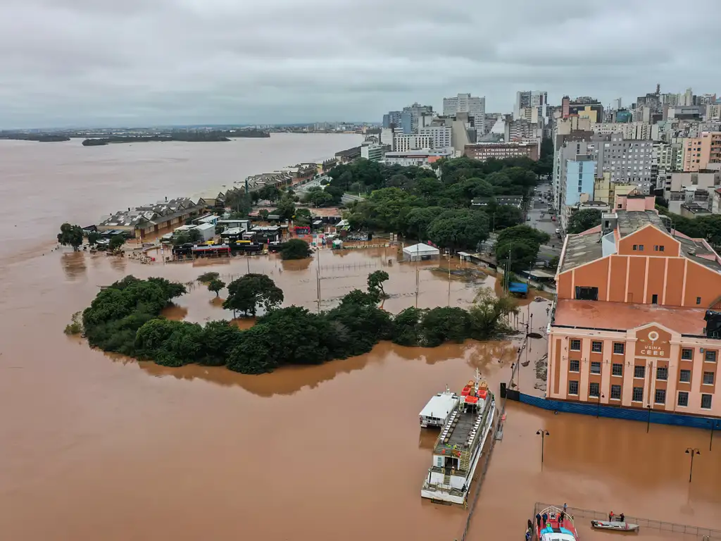 Porto Alegre organiza evacuação do centro da cidade - Gilvan Rocha/Agência Brasil