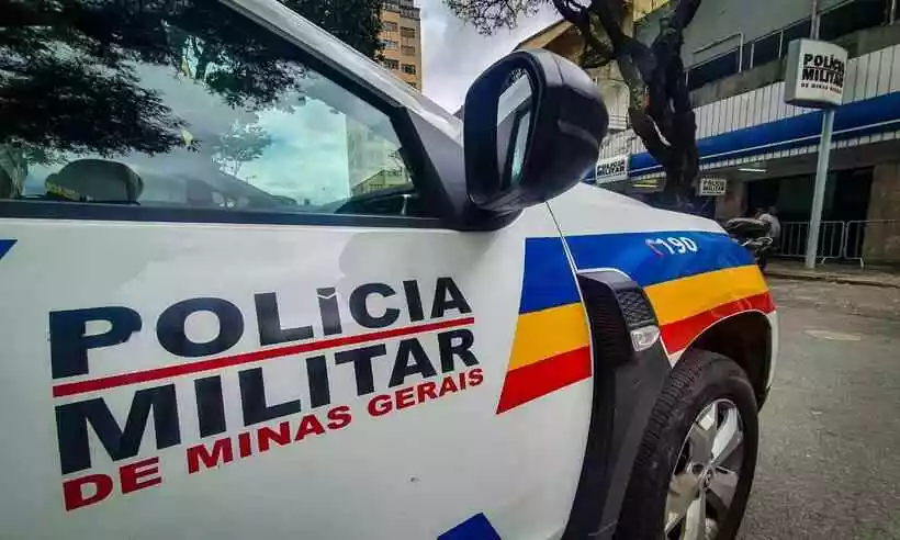 Polícia Miliar retornou ao bar na manhã deste sábado para tentar conseguir imagens da execução -  (crédito: Leandro Couri/EM/D. A. Press)