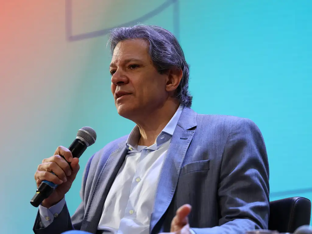 O ministro da Fazenda, Fernando Haddad, participa do 19º Congresso Internacional de Jornalismo Investigativo na Escola Superior de Propaganda e Marketing  -  (crédito: Rovena Rosa/Agência Brasil)