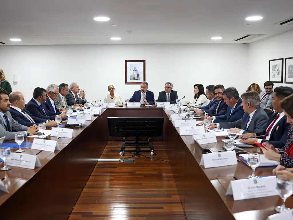 O ministro da Casa Civil, Rui Costa, durante reunião com governadores para discutir possíveis ações conjuntas contra queimadas e incêndios florestais -  (crédito: Valter Campanato/Agência Brasil)