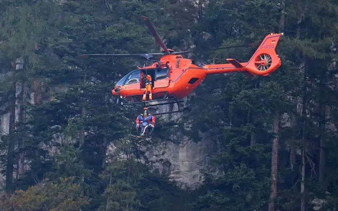 Corpo do alemão morto na montanha de Untersberg foi resgatado por helicóptero -  (crédito: Markus Leitner/Cruz Vermelha)