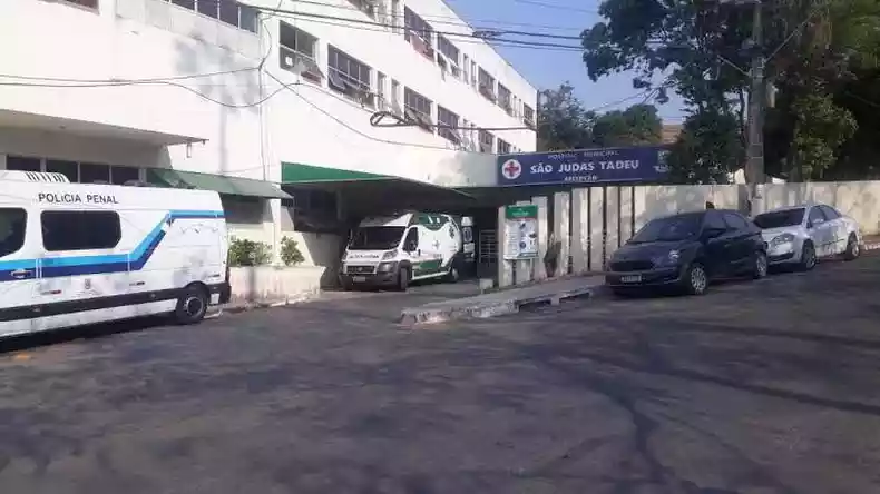 O casal foi para o mesmo hospital. Ela com parte da orelha arrancada e ele com um ferimento no braço -  (crédito: Prefeitura de Ribeirão das Neves)