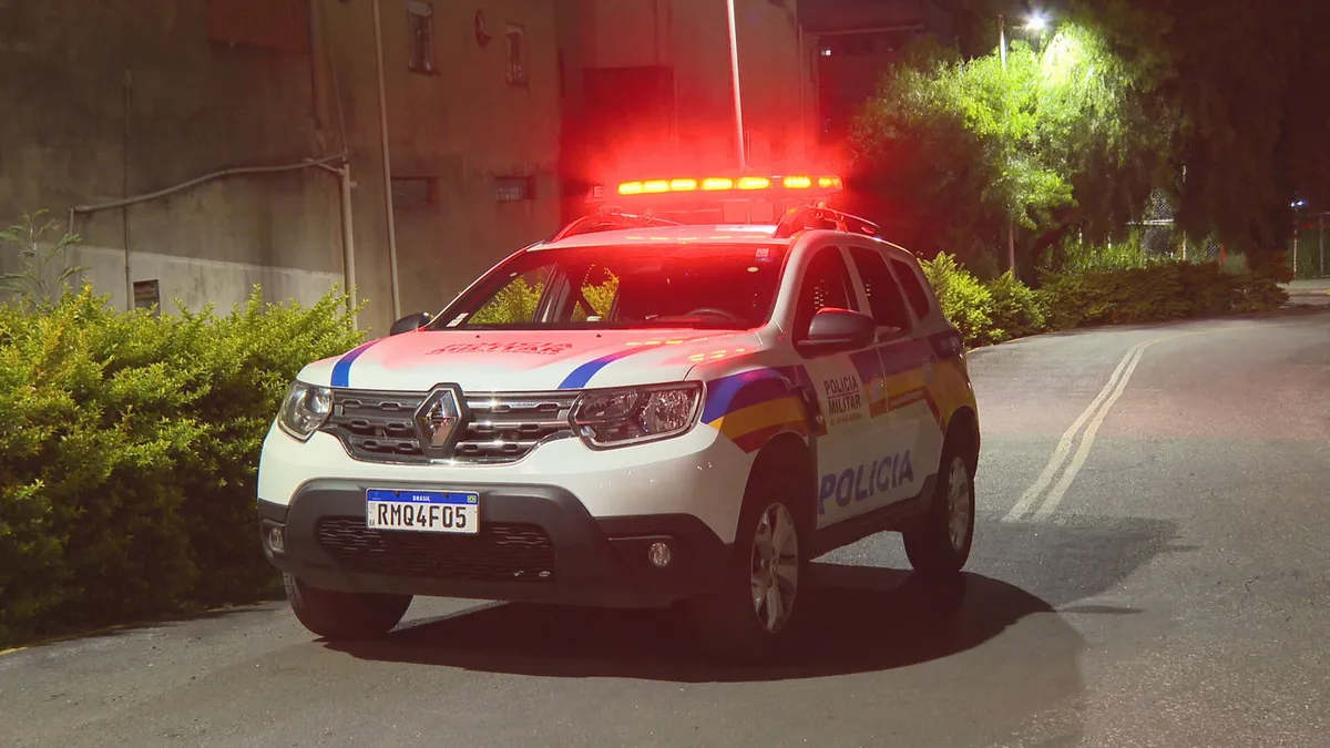 Homem sai de beco gritando por socorro e leva cinco tiros - PMMG