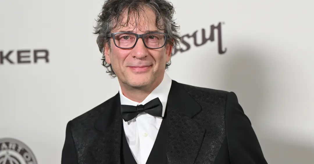 Vítimas relatam que Neil Gaiman as submetiam a relações sexuais permeadas por violência, dolorosas e sem consentimento -  (crédito: Andrew Toth/Getty Images   )