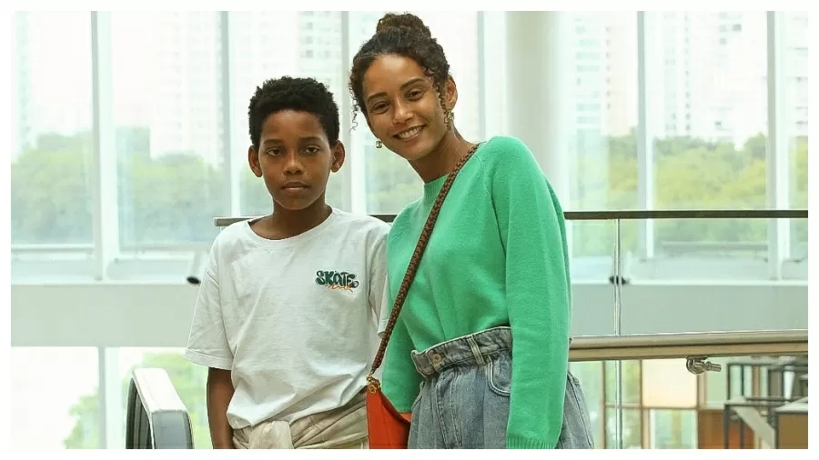 &quot;A gente alerta o tempo todo: 'Voc&ecirc; n&atilde;o &eacute; igual ao seu amigo'&quot;, disse a atriz em entrevista ao jornal O Globo. -  (crédito: Ag News/Reprodu&ccedil;&atilde;o)