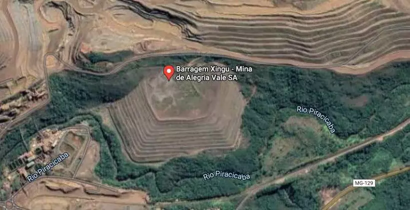 A redução ocorreu por investigações geotécnicas, ampliação dos instrumentos de monitoramento e avanços nos estudos técnicos que avaliaram a estabilidade da estrutura -  (crédito: Reprodução/Google Street View)
