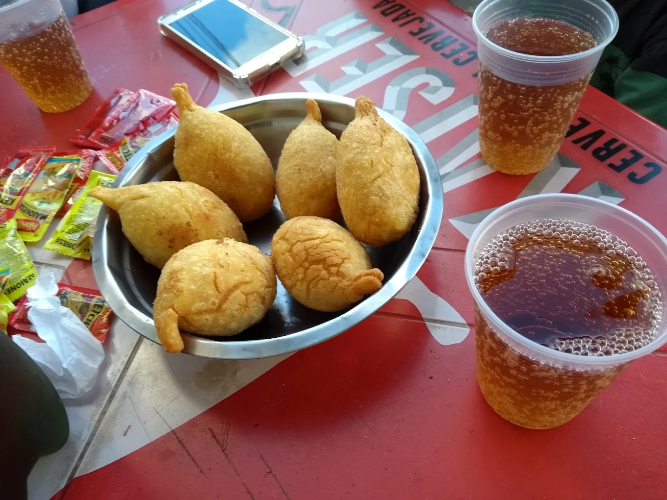 Coxinha de pernil do Bar Apolo, famosa entre os moradores e visitantes do município de Araguari -  (crédito: Reprodução/Redes sociais)