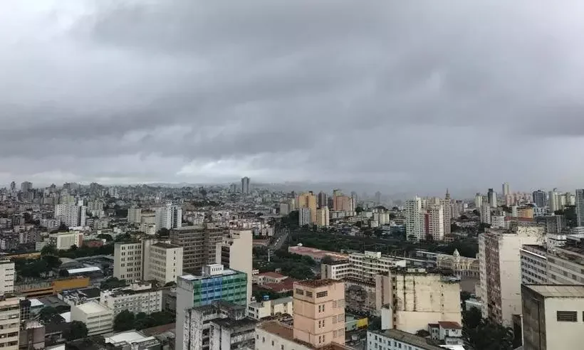 BH pode ter pancadas de chuva e ventos fortes na tarde desta segunda (22) - Ramon Lisboa/EM/D.A. Press