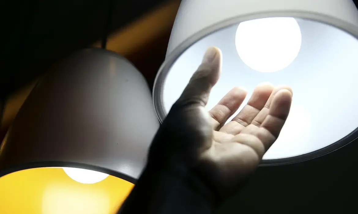 Conta de luz terá bandeira vermelha patamar 1 em outubro - Marcelo Camargo/Agência Brasil
