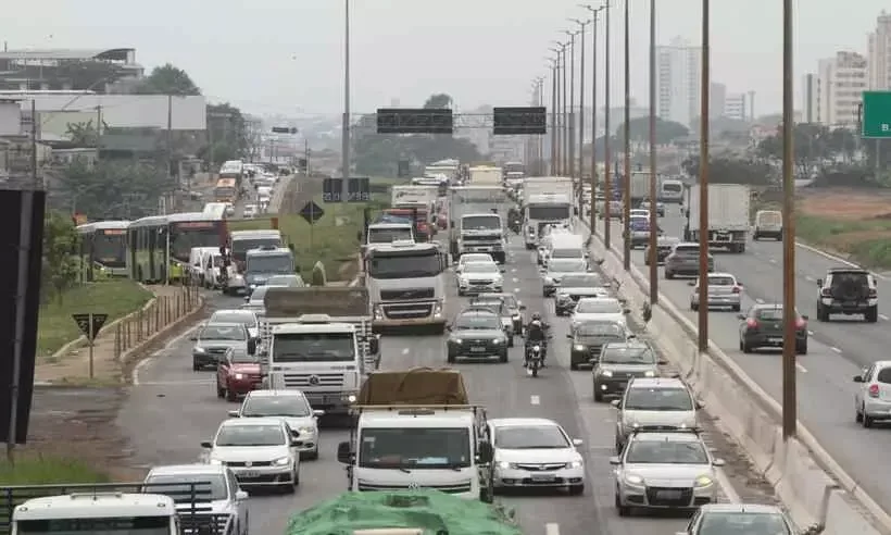 Atropelamento complica trânsito no Anel Rodoviário de BH - Edésio Ferreira/EM/D. A. Press
