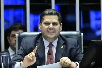 Alcolumbre nega repasse de Vorcaro e promete ir à Justiça
