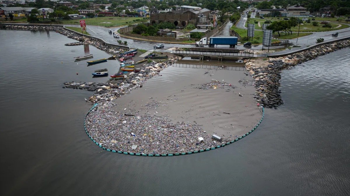 Como a tecnologia está ajudando a limpar os rios mais poluídos do mundo - Reprodu&ccedil;&atilde;o/ The Ocean Cleanup