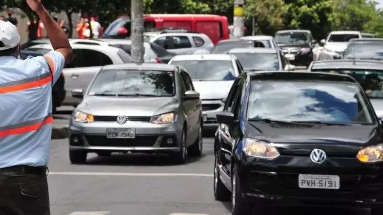 Motoristas podem ser beneficiados por nova regra nacional que isenta ve&iacute;culos antigos do IPVA. -  (crédito: Ramon Lisboa/EM/D.A Press)