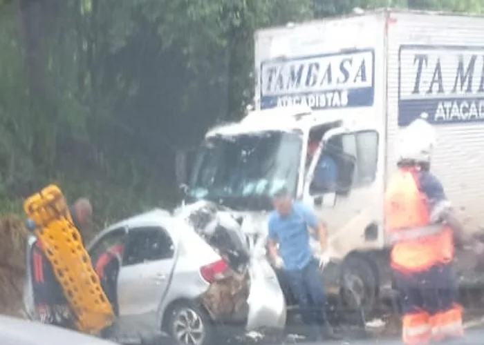 Acidente interdita BR-381 em São Gonçalo do Rio Abaixo - Instagram