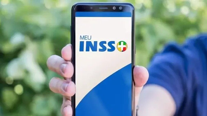 Trabalhadores podem simular a aposentadoria e planejar o futuro financeiro atrav&eacute;s do aplicativo Meu INSS. -  (crédito: Divulga&ccedil;&atilde;o/ INSS)