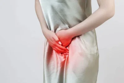 Sintomas como dor intensa na regi&atilde;o genital merecem aten&ccedil;&atilde;o e busca por atendimento m&eacute;dico imediato para condi&ccedil;&otilde;es como a gangrena de Fournier. -  (crédito: Reprodu&ccedil;&atilde;o)