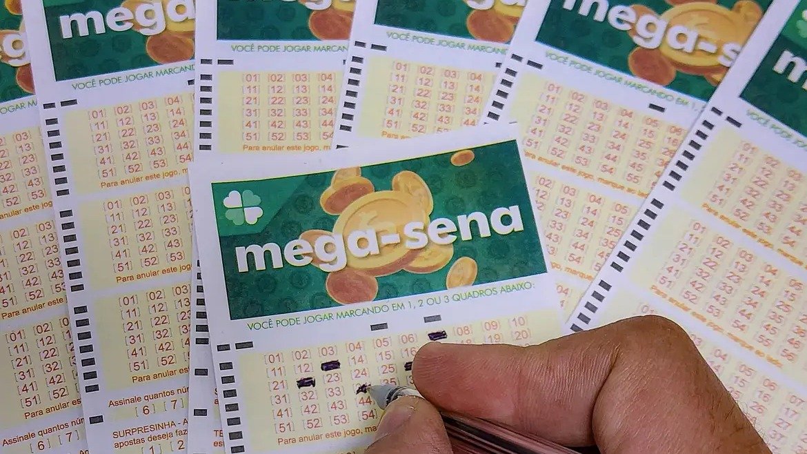 Mega-Sena de R$ 40 mi: quanto renderia o prêmio na poupança?