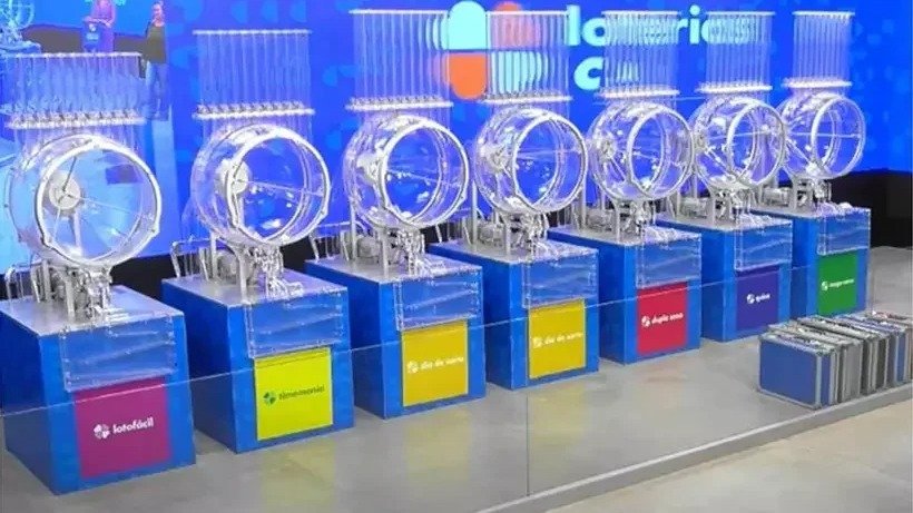 Os globos de sorteio das loterias Caixa no Espa&ccedil;o da Sorte, centro da auditoria e transpar&ecirc;ncia dos resultados. -  (crédito: Reprodu&ccedil;&atilde;o/ Youtube Caixa)