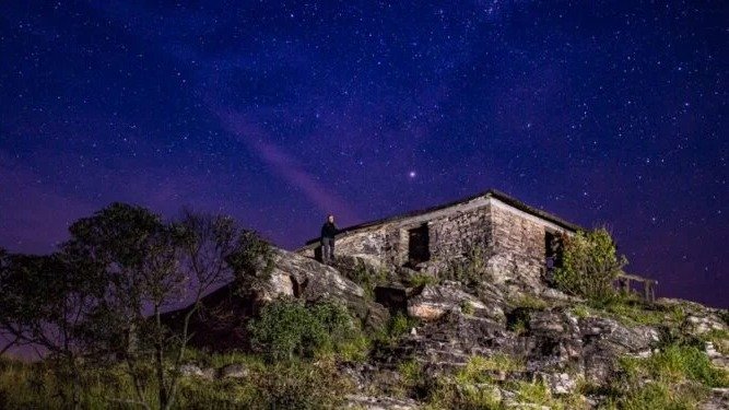 C&eacute;us estrelados como o de S&atilde;o Thom&eacute; das Letras impulsionam o astroturismo na regi&atilde;o -  (crédito: S&atilde;o Thom&eacute; das Letras - Wikimedia Commons)