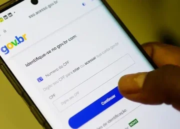 Acesso ao portal Gov.br, onde cidad&atilde;os se identificam com o CPF para utilizar servi&ccedil;os digitais do governo federal. -  (crédito: Marcello Casal Jr / Ag&ecirc;ncia Brasil)