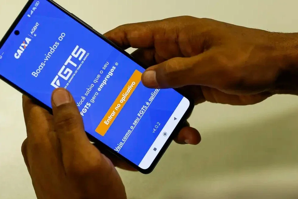 O aplicativo do FGTS, ferramenta central para a ades&atilde;o ao saque-anivers&aacute;rio, op&ccedil;&atilde;o que gera d&uacute;vidas sobre seus riscos e benef&iacute;cios. -  (crédito: Jo&eacute;dson Alves/ Ag&ecirc;ncia Brasil)