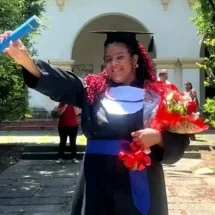 Mulher trans chega à universidade 25 anos após abandonar a escola - Arquivo Pessoal