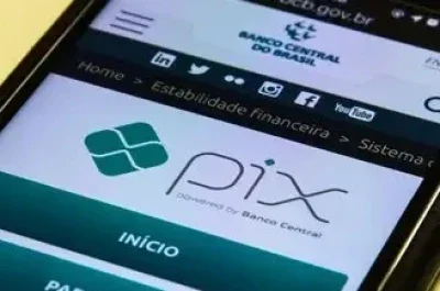 Com a instabilidade do Pix, golpistas exploram falhas no sistema de pagamentos instant&acirc;neos para enganar usu&aacute;rios. -  (crédito: Ag&ecirc;ncia Brasil)