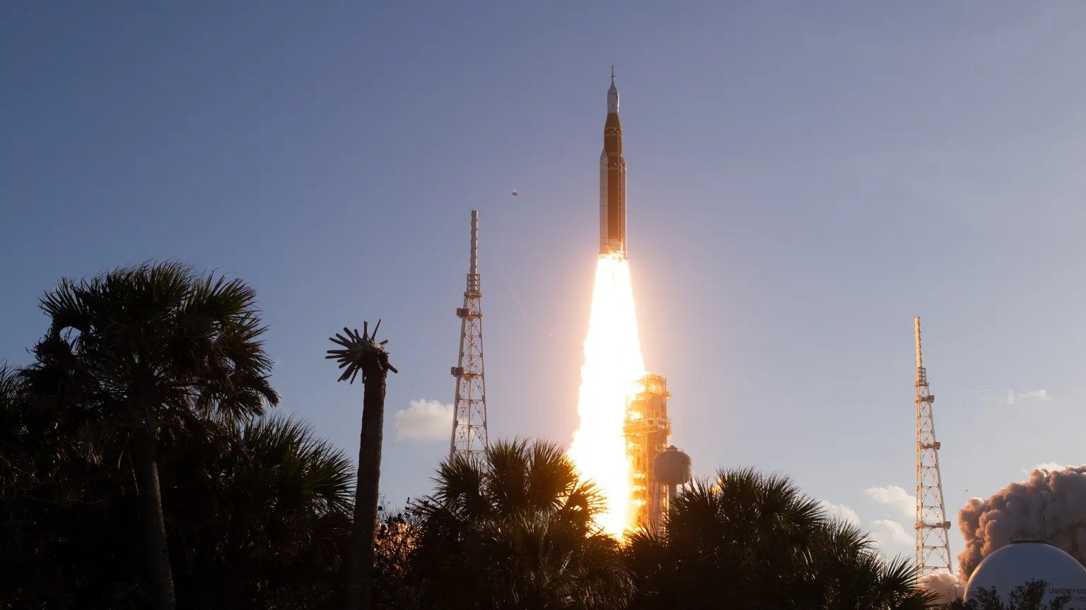 A miss&atilde;o Artemis 2 decola do Complexo de Lan&ccedil;amento 39B, no Kennedy Space Center, em 1&ordm; de abril de 2026, iniciando a jornada tripulada &agrave; Lua. -  (crédito: NASA/Aubrey Gemignani)
