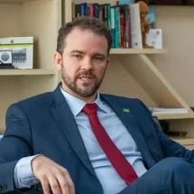 Trabalhador poderá sacar até 20% do FGTS para pagar dívidas, diz ministro da Fazenda - Washington Costa/MF