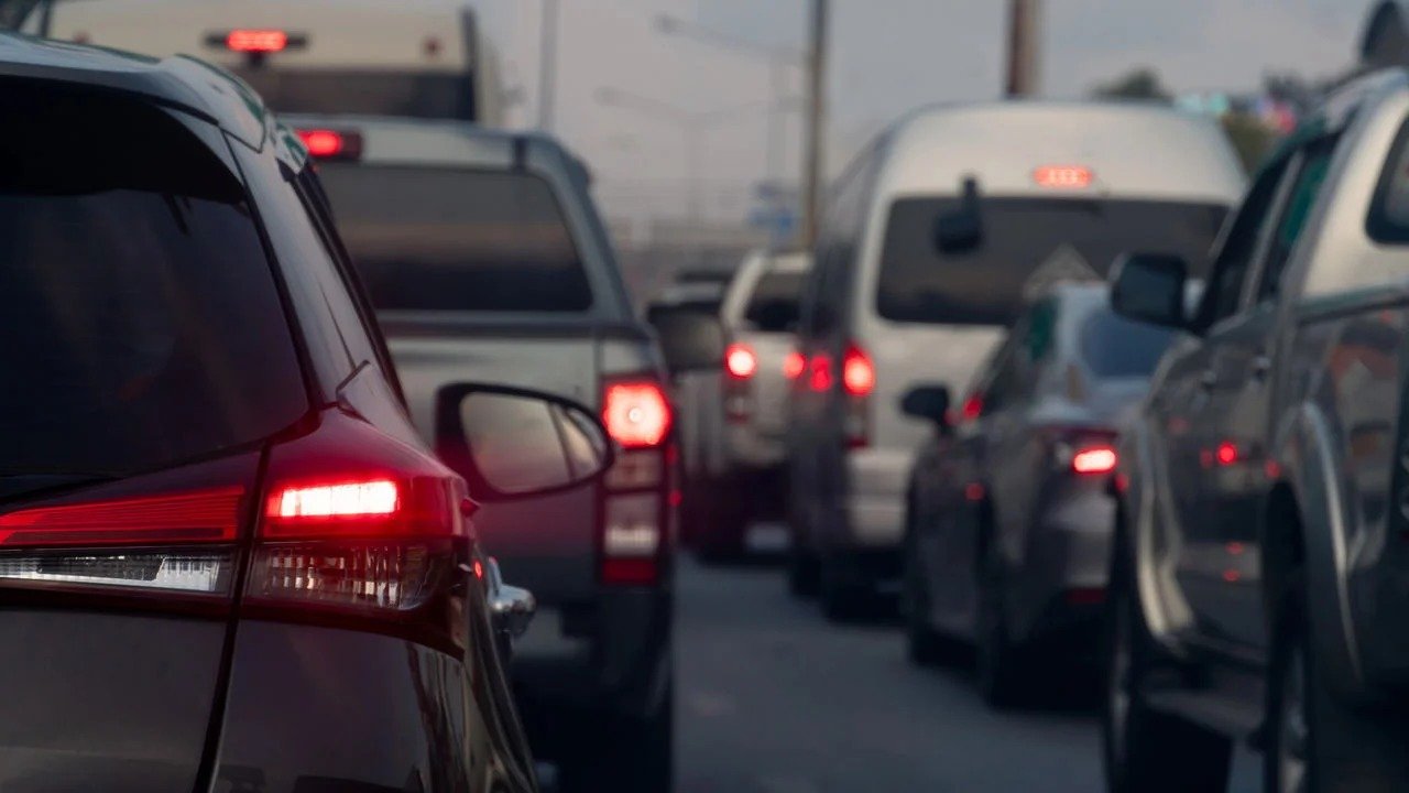 Estrat&eacute;gias simples ajudam a gerenciar o estresse e a ansiedade que podem surgir em meio a congestionamentos no tr&acirc;nsito. -  (crédito: depositphotos.com / thong.nakim.gmail.com)